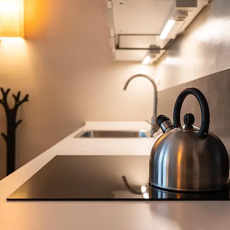 アパート Crocetta Aida One Bedroom 1st Floor - Mirable Pm ミラノ